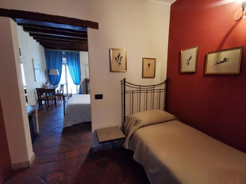 Angolo Del Poeta - image 5