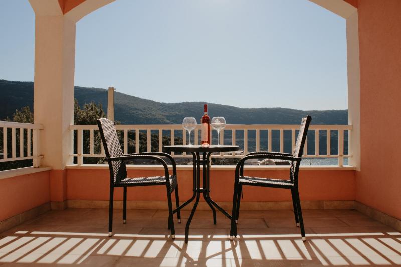 Double or Twin Room with Sea View image 3