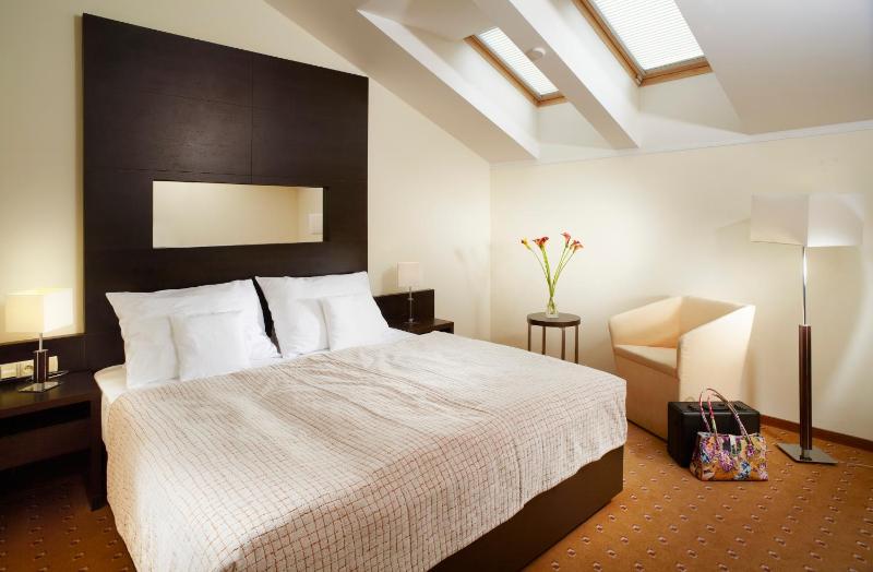 Superior Double Room image 3