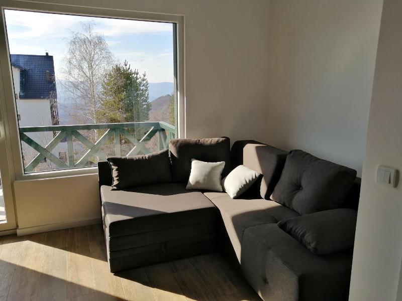 One-Bedroom Apartment image 3
