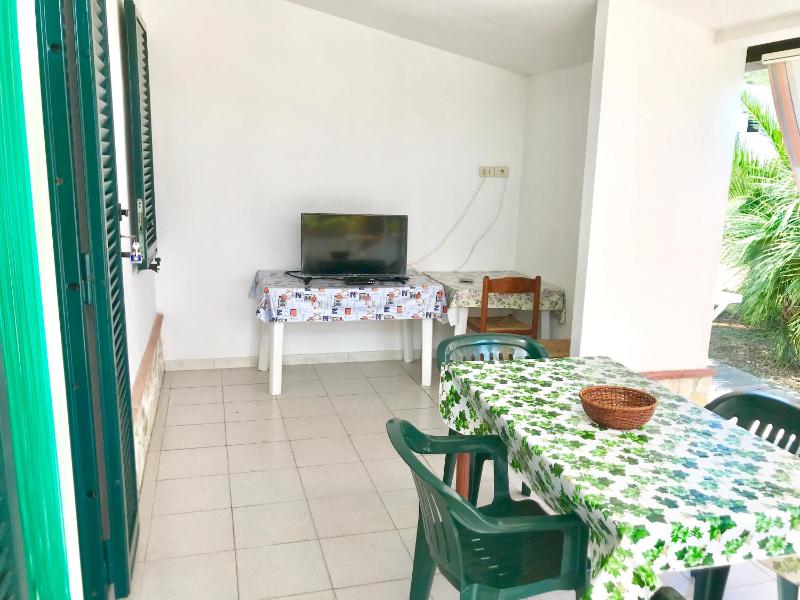 One-Bedroom Apartment image 2