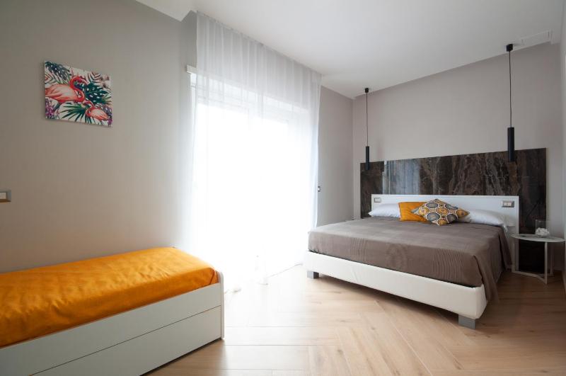 Triple Room with Balcony image 4