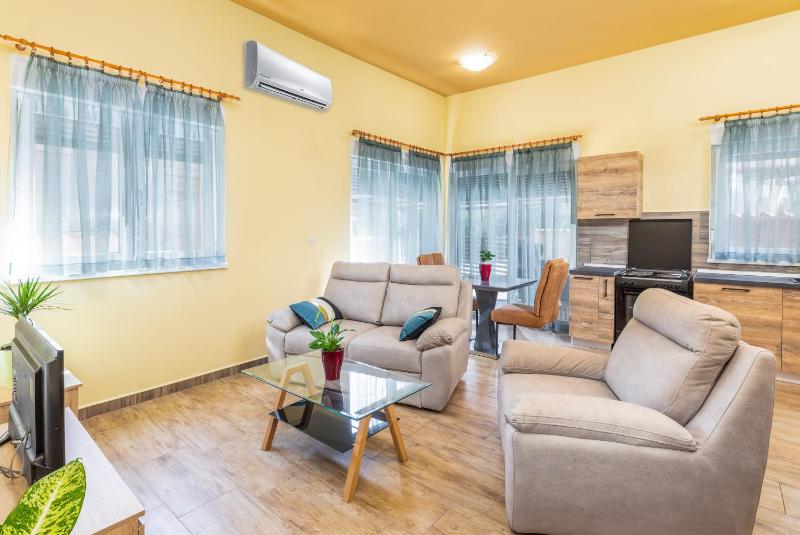 Apartmani Monte - image 40