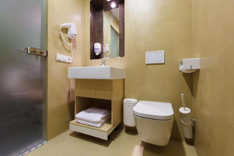 Business Twin Room image 2