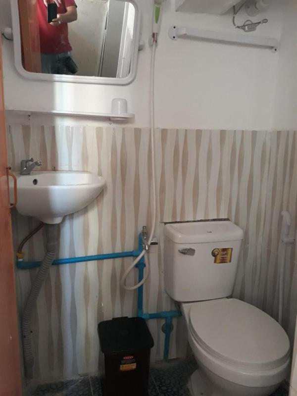 Vanny's Peaceful Guesthouse - image 11