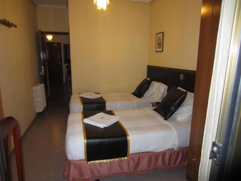 Room #27710820 image 3