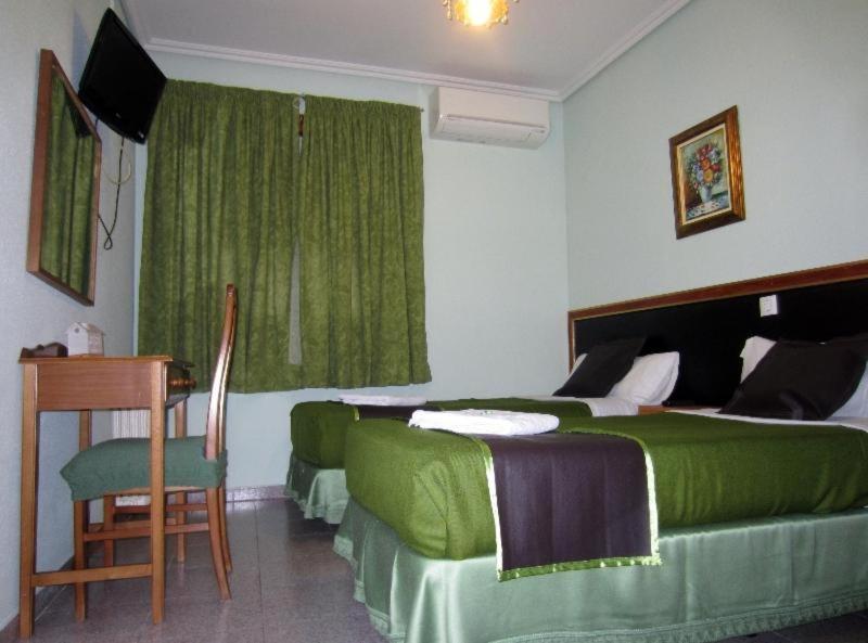 Room #27710820 image 2