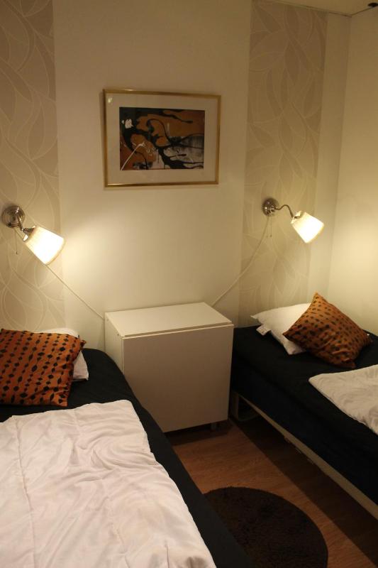 Twin Room with Shared Bathroom image 4