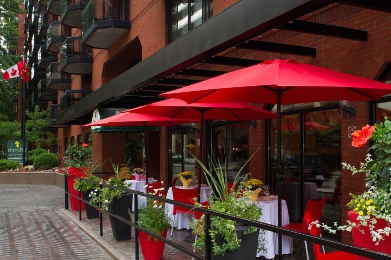 Cartier Place Suite Hotel - image 16