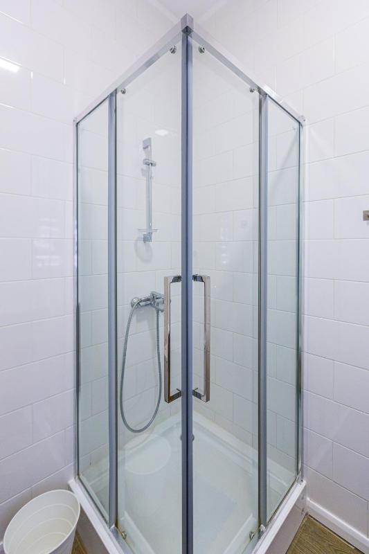 Rynok Square top location apartment - image 10