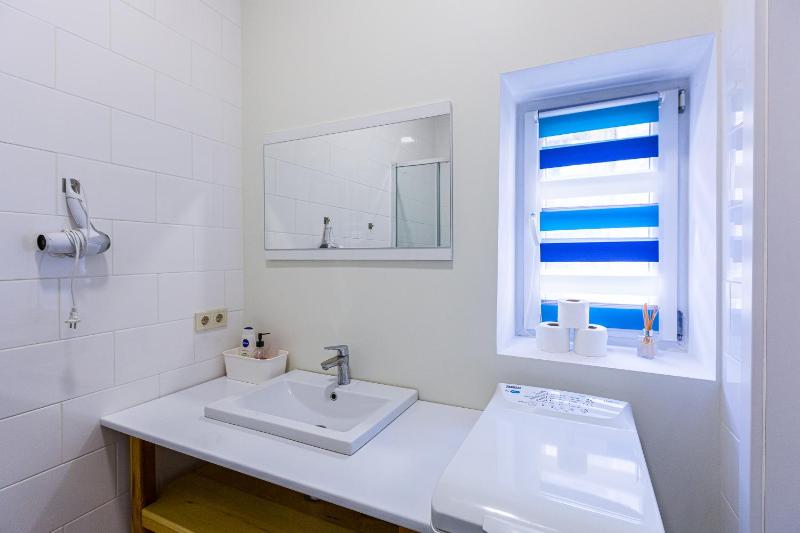 Rynok Square top location apartment - image 12