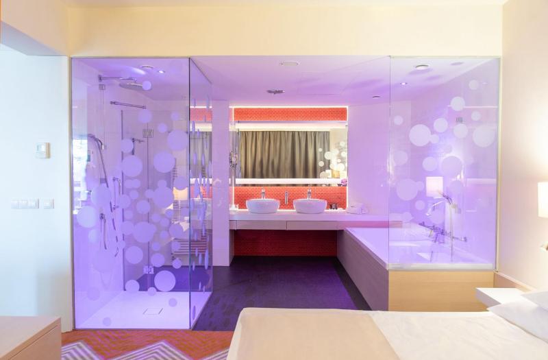 Superior Suite image 2