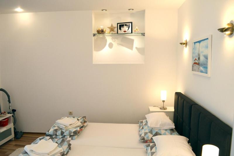 Studio Apartment image 3