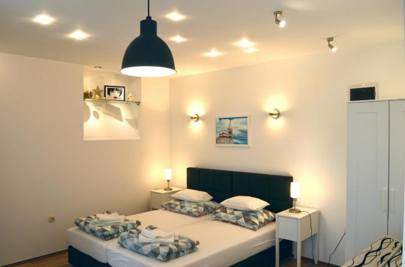 Studio Apartment image 2