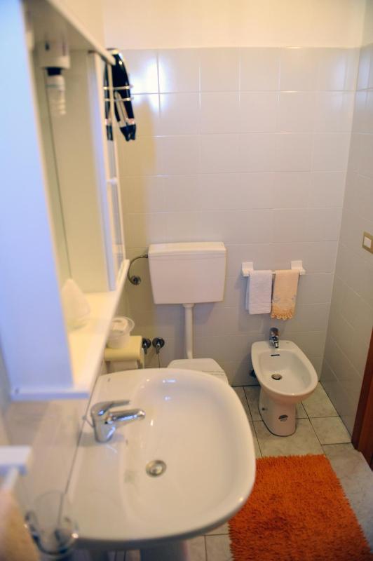Double or Twin Room image 3