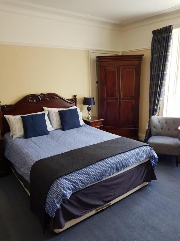 Double Room with Private Bathroom image 4
