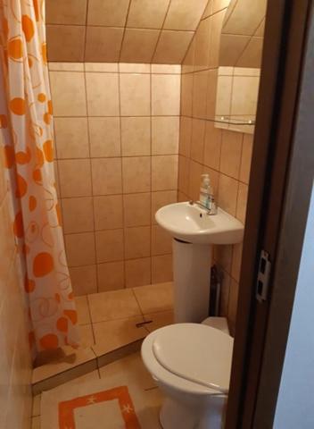 Double Room with Private Bathroom image 3
