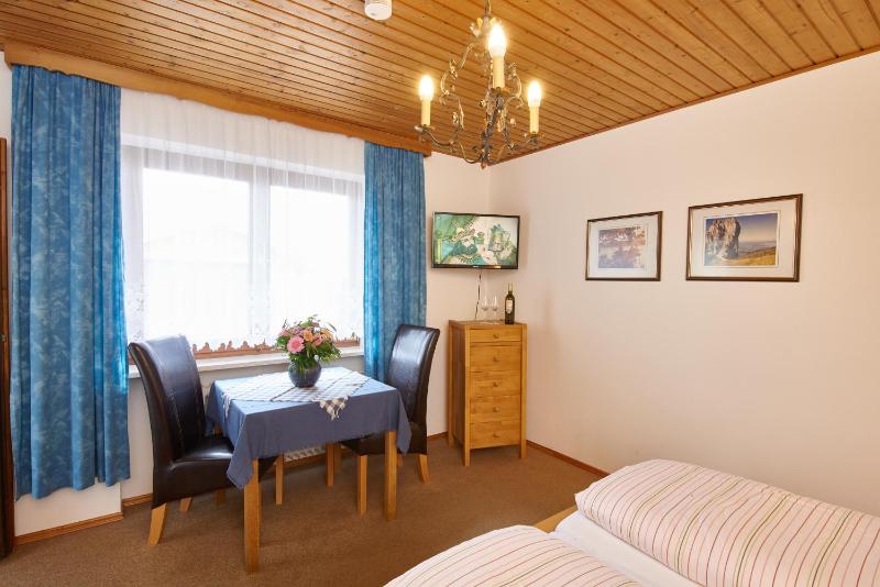 Double Room image 2