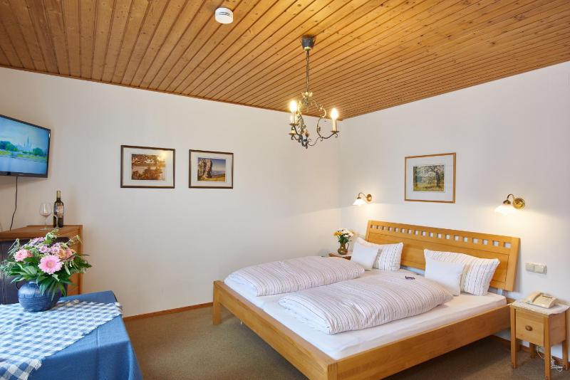 Double Room image 4