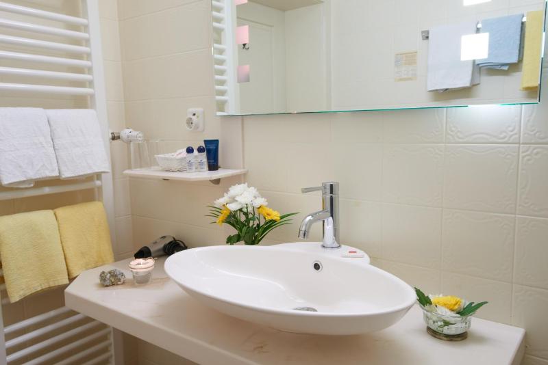 Double Room image 1