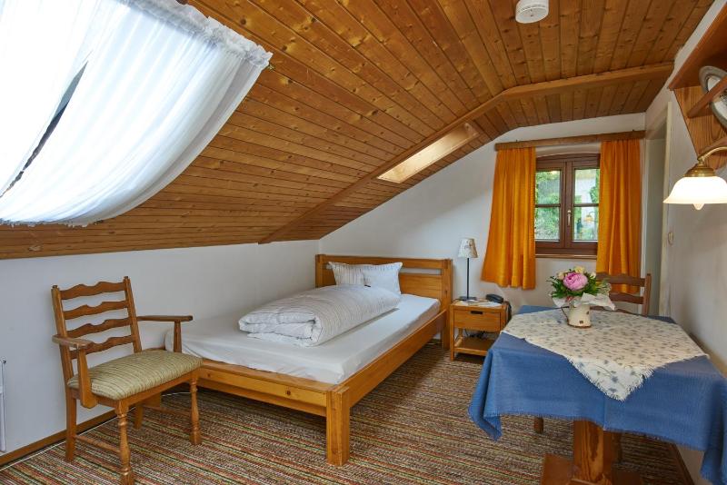 Single Room - Attic image 3