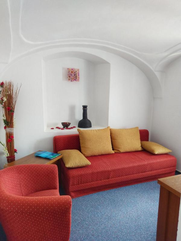 One-Bedroom Suite image 2