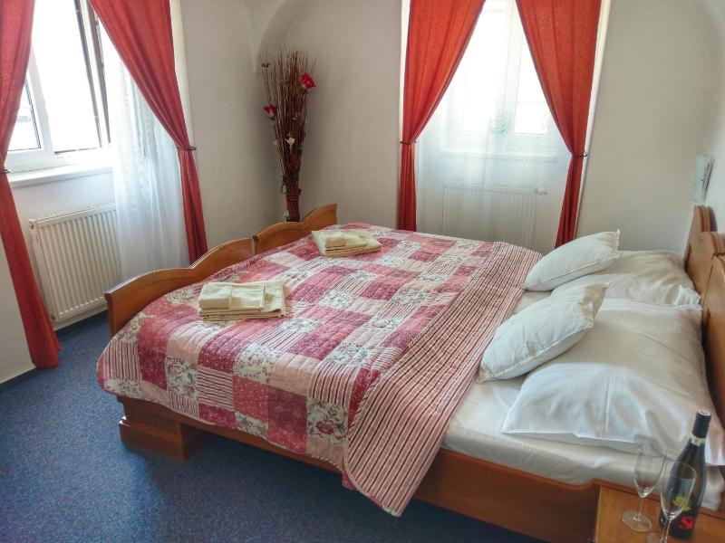 One-Bedroom Suite image 1