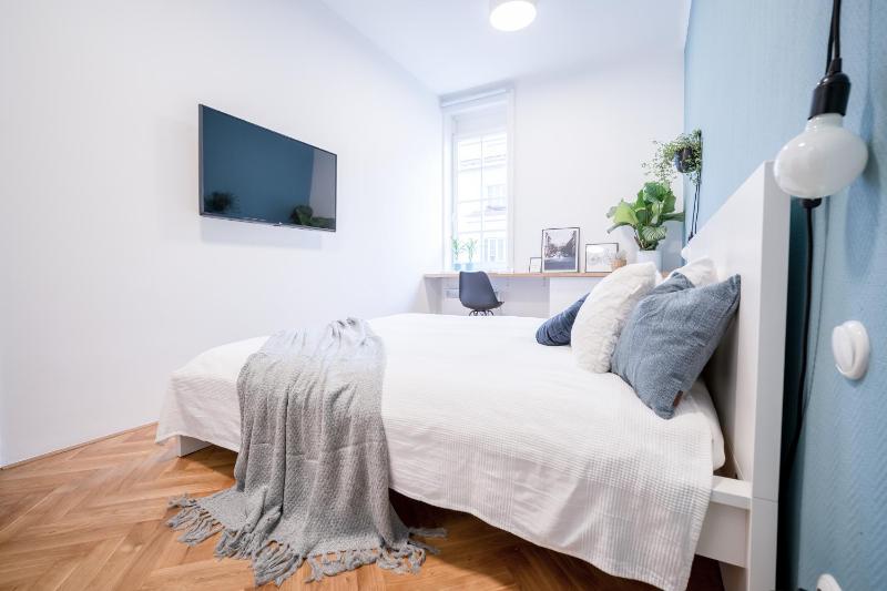 Orange Glow Boutique Apartments #47 by goodnite cz - image 14