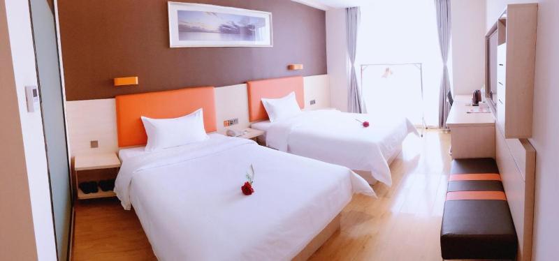Premium Deluxe Twin Room image 1