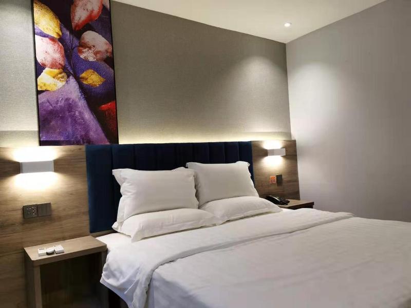 Single Room image 2