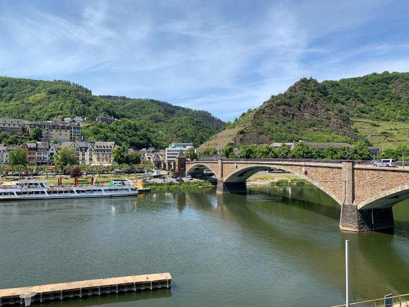Double Room with Balcony and River View image 4