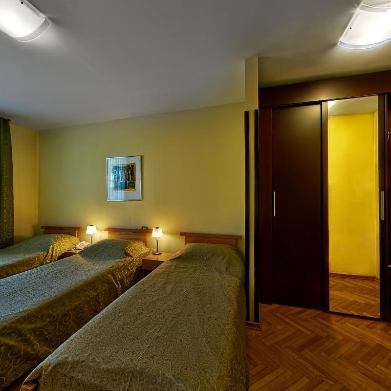 Triple Room image 2