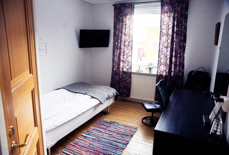 Single Room image 3