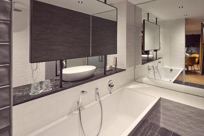 Executive Room image 4