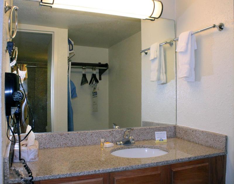 Standard King Room - Non-Smoking  image 2