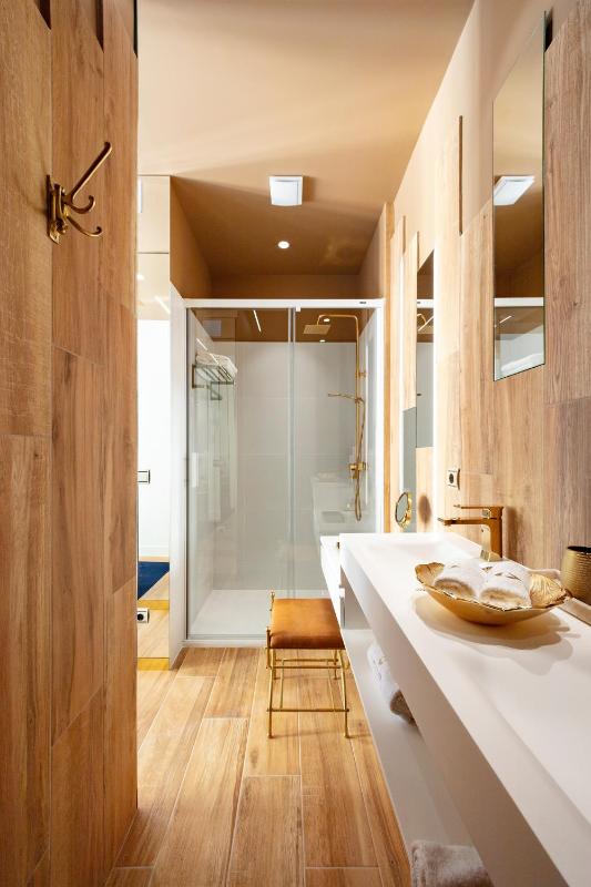 Luxurious by Sebastiana Group - image 18