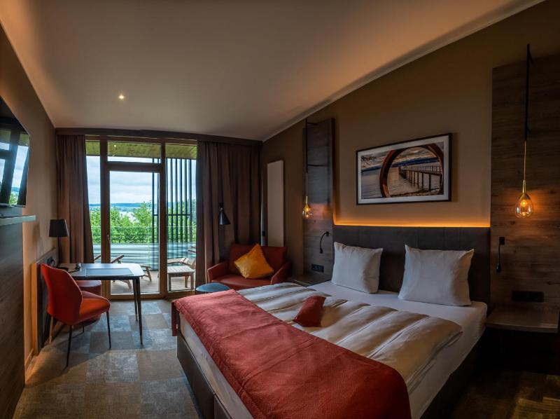 Double Room with Balcony image 1