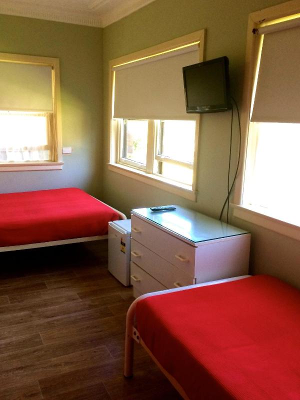 Standard Triple Room image 3
