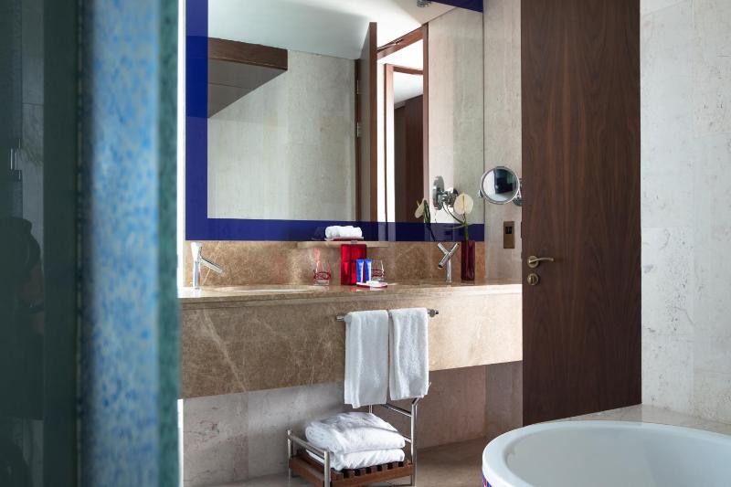 Duplex Suite - Complimentary Executive Lounge Access with Happy Hour, Free Breakfast & 24-hours Check-In and Check-Out image 2