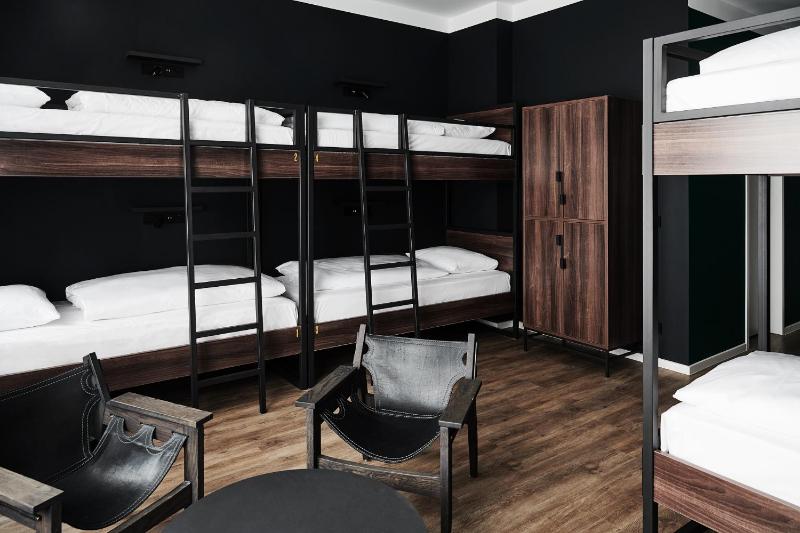 Bed in 6-Bed Mixed Dormitory Room image 1