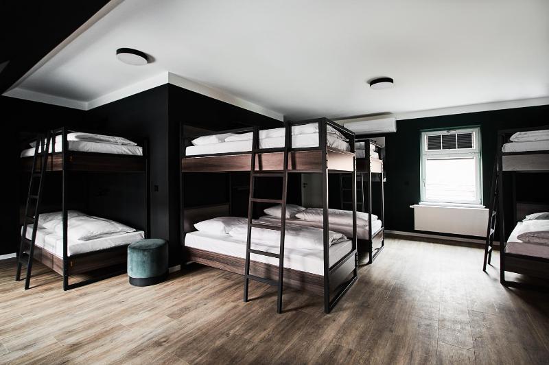 Bed in 8-Bed Mixed Dormitory Room image 1