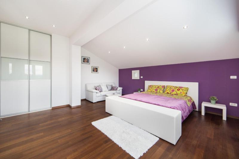 Three Bedroom Villa with Pool image 4