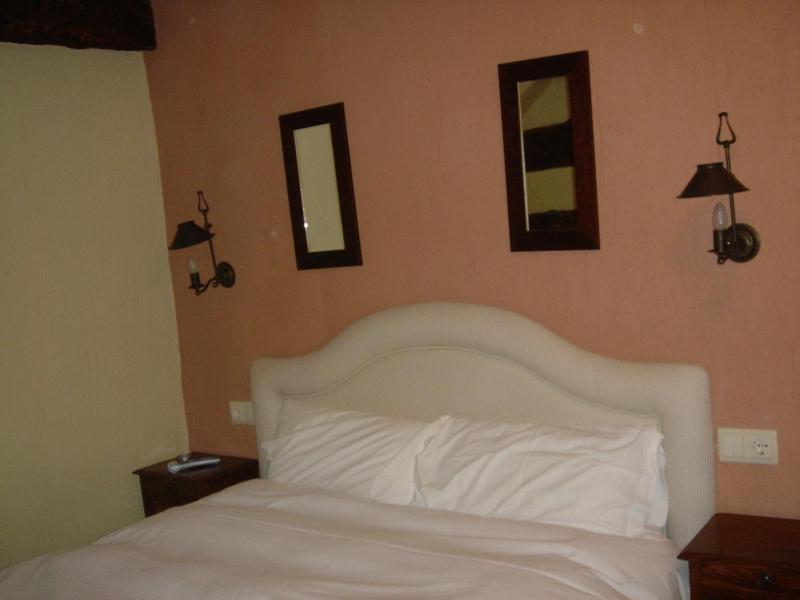 One-Bedroom Apartment image 2
