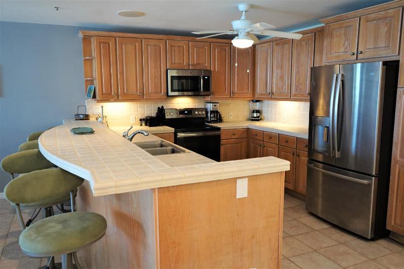 Oceanfront Three-Bedroom Villa image 2