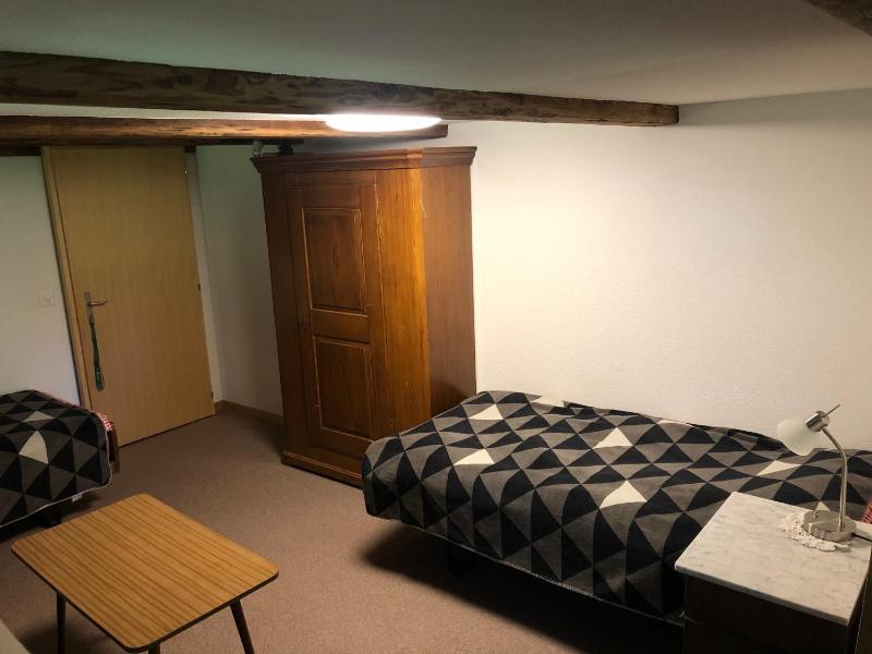 Quadruple Room with Shared Bathroom and Garden View image 4