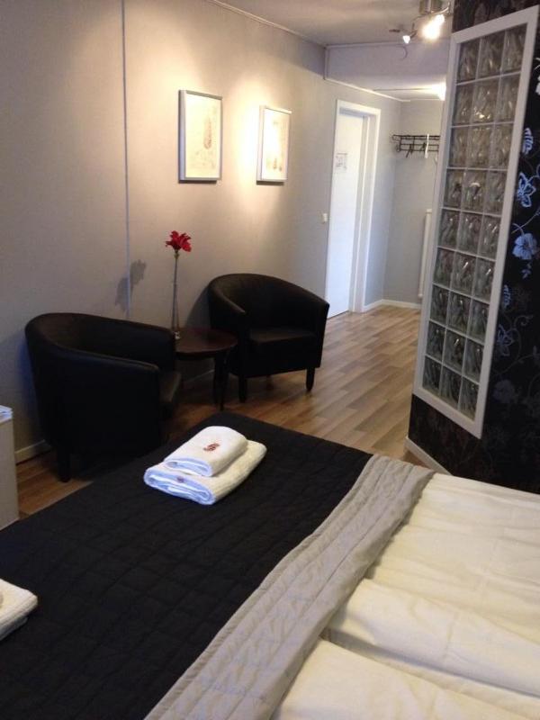 Deluxe Double Room image 4
