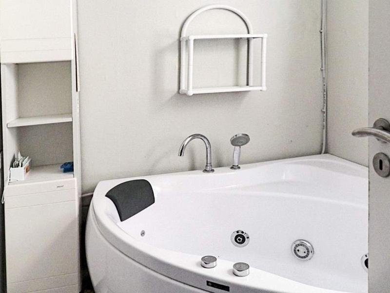 Three-Bedroom Holiday Home  image 1