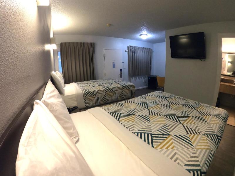 Double Room - Non-Smoking  image 1