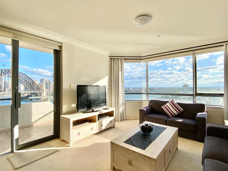 1 Bedroom Superior Harbour View image 2