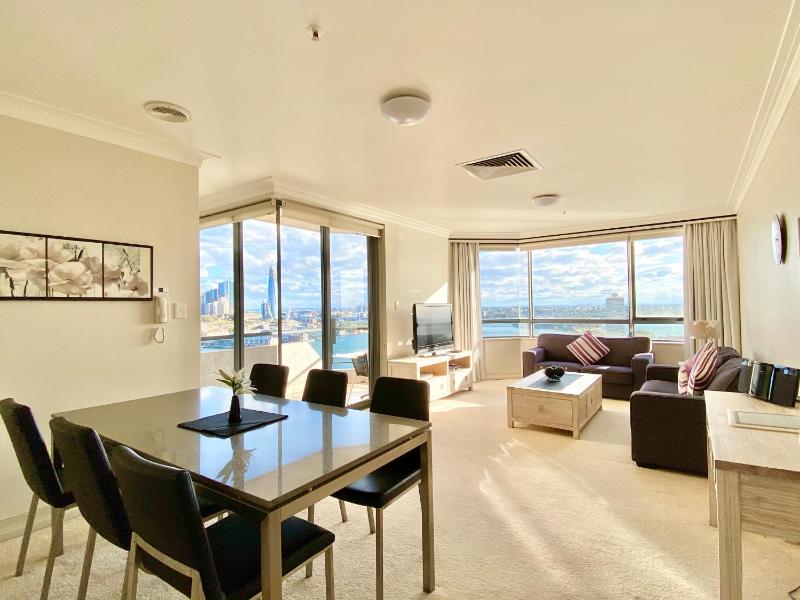 1 Bedroom Superior Harbour View image 3